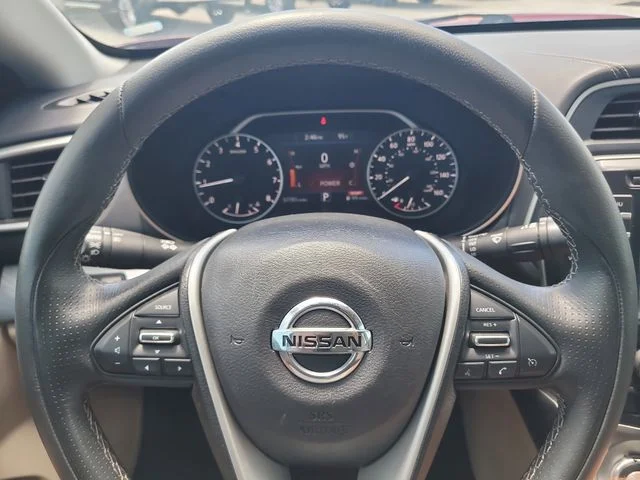Used 2017 Red Nissan 3.5 SV image 28