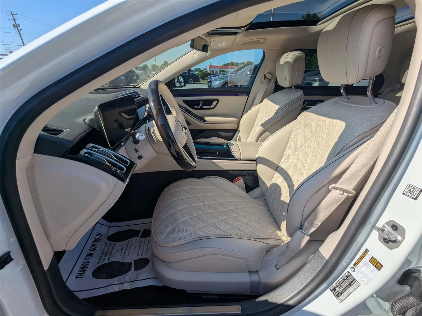 Used 2024 MANUFAKTUR Moonlight White Metallic Mercedes-Benz S 580 image 22