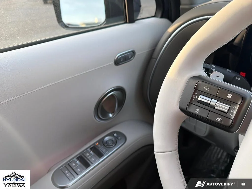 2026 Hyundai Palisade Limited - Photo 18