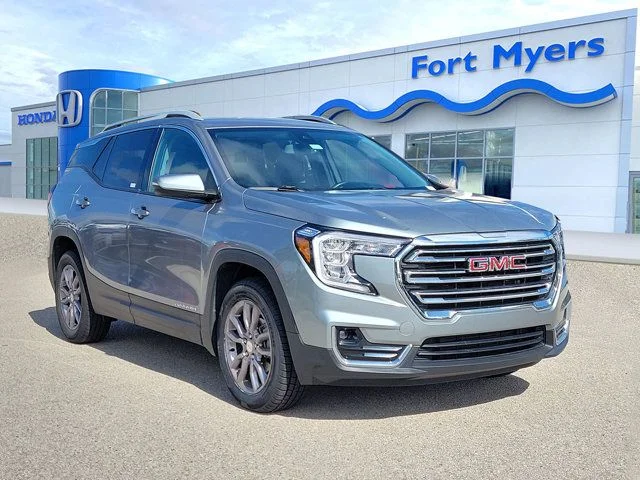 2023 GMC Terrain SLT AWD's photo