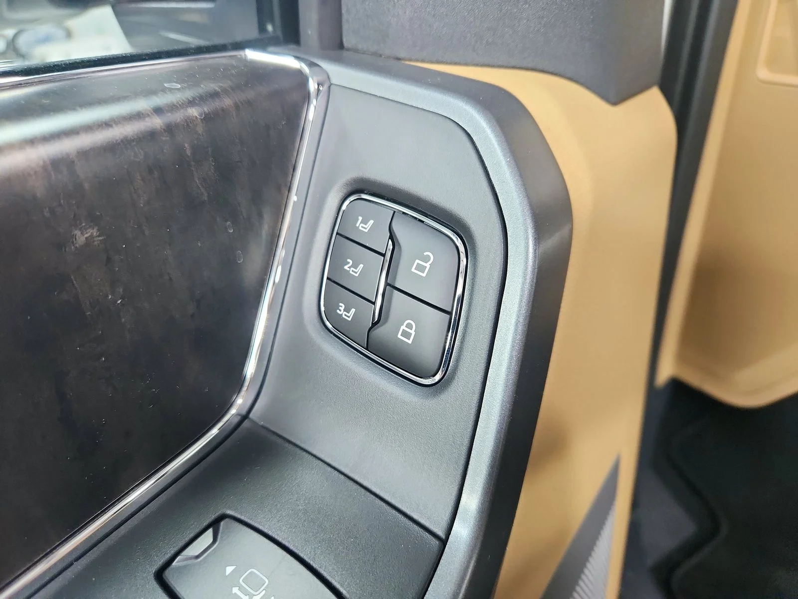 New 2026 Star White Metallic Tri-Coat Ford F-250® Lariat® image 21