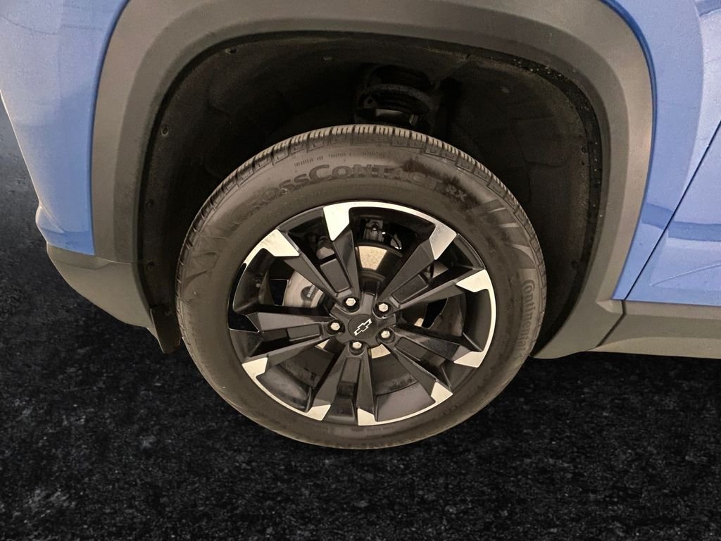 Used 2025 Blue Chevrolet RS image 27