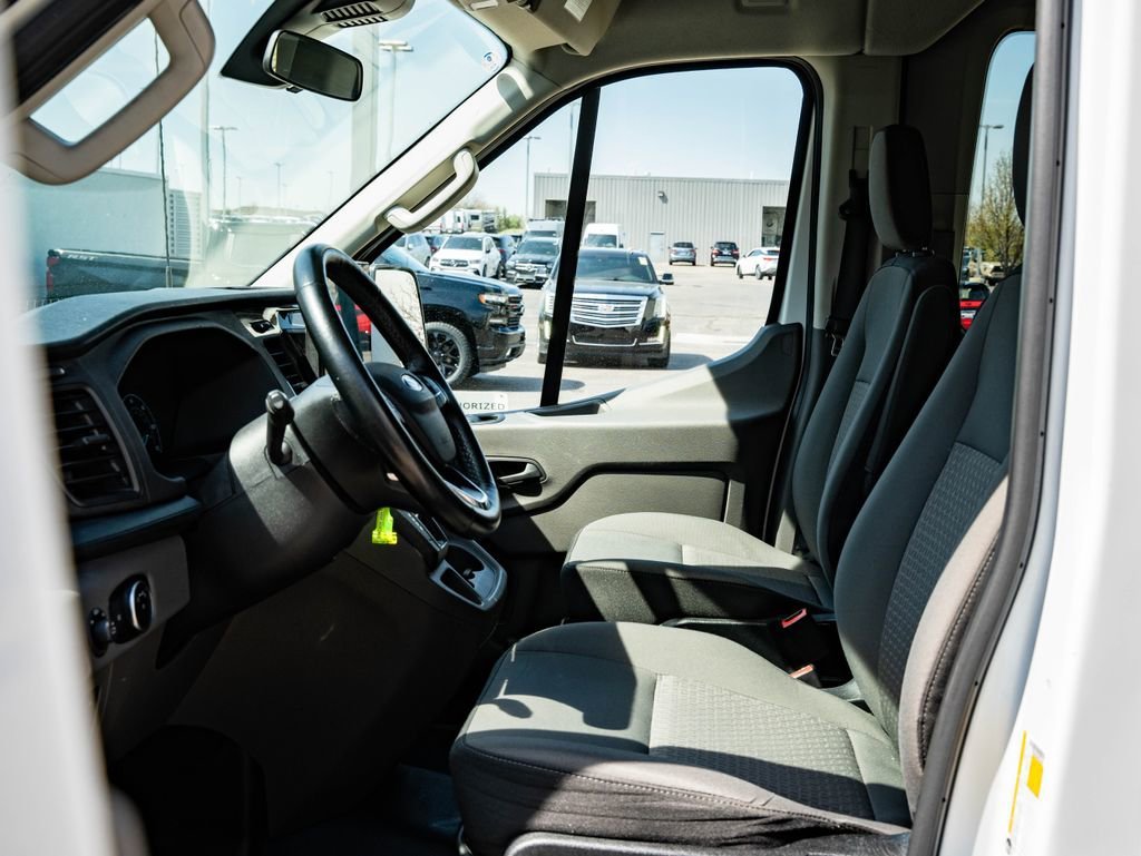Used 2024 Oxford White Ford XLT image 24