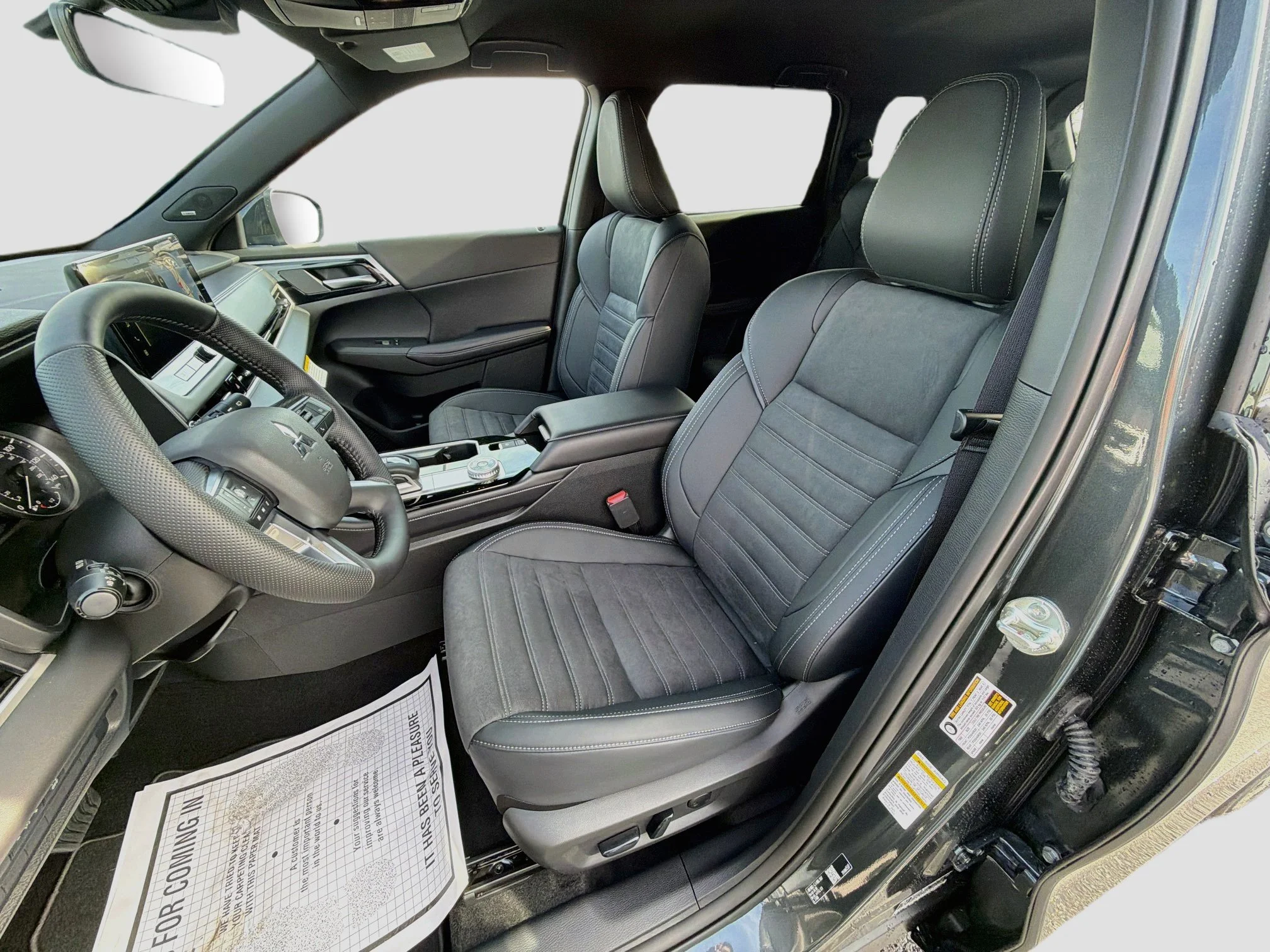 New 2026 Graphite Gray Mitsubishi LE image 21