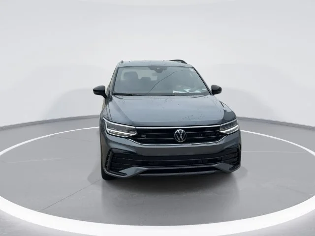 Used 2024 Gray Volkswagen 2.0T SE R-Line Black image 4