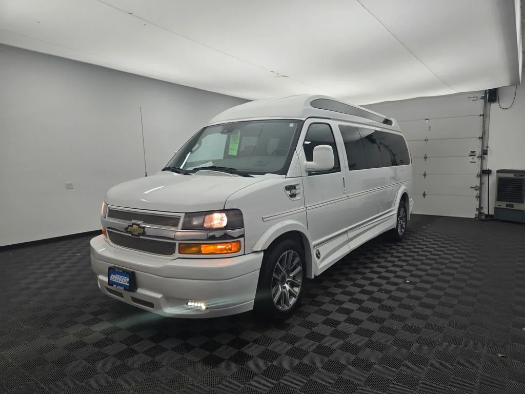 Used 2020 Summit White Chevrolet Explorer Limited SE image 11