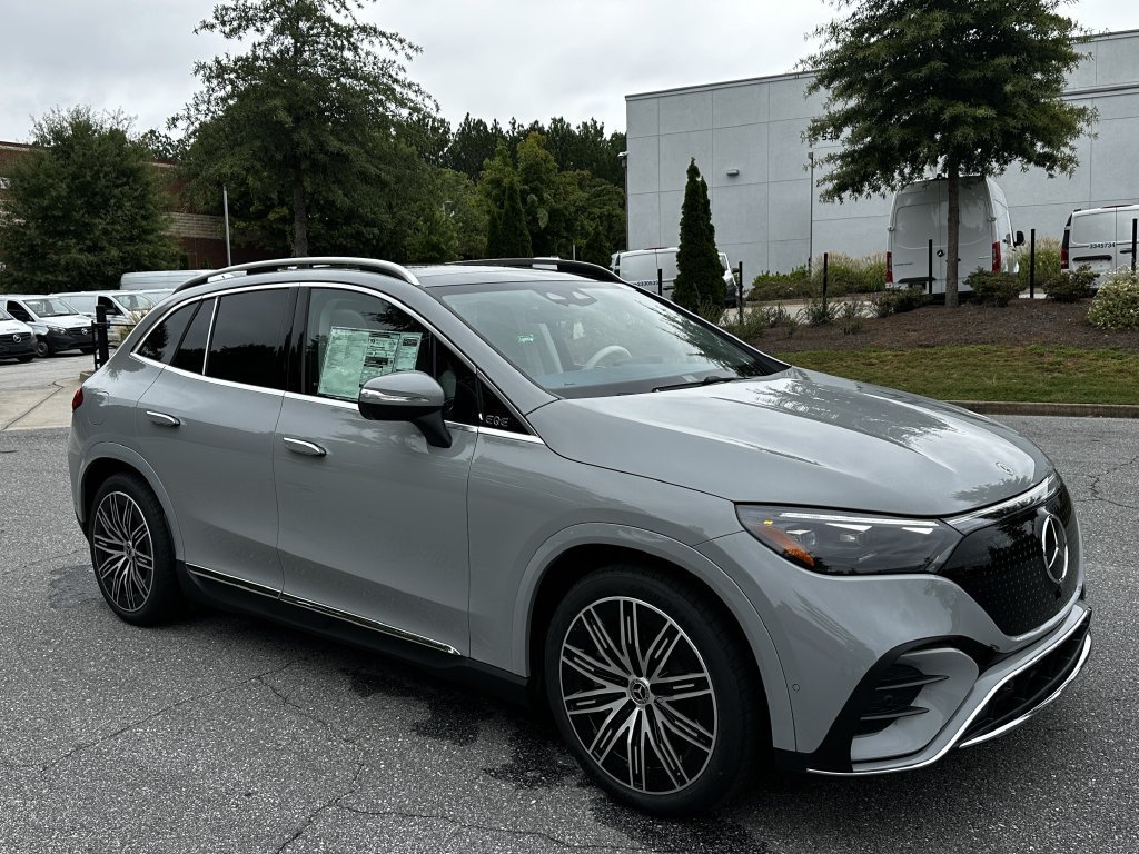 New 2027 MANUFAKTUR Alpine Grey Mercedes-Benz EQE 320+ image 38