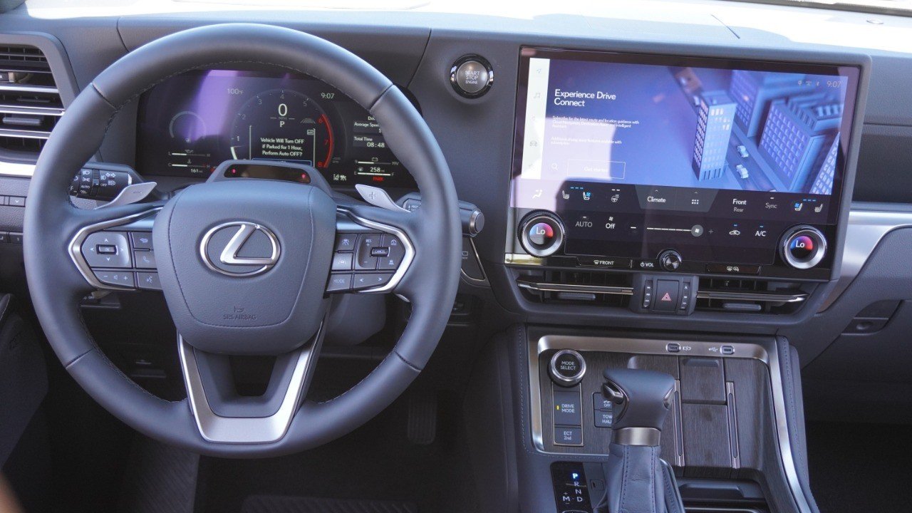 Used 2026 Black Lexus GX 550 Luxury+ image 31