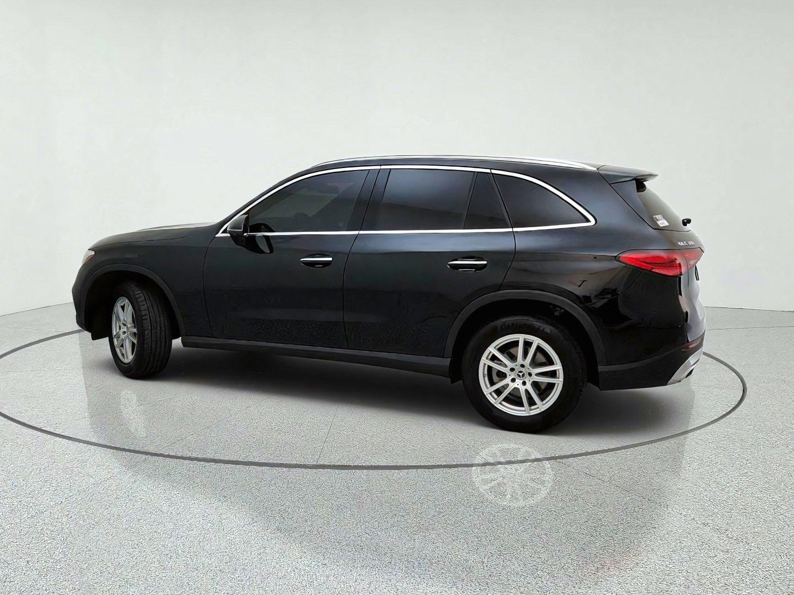 Used 2023 Black Mercedes-Benz GLC 300 image 13