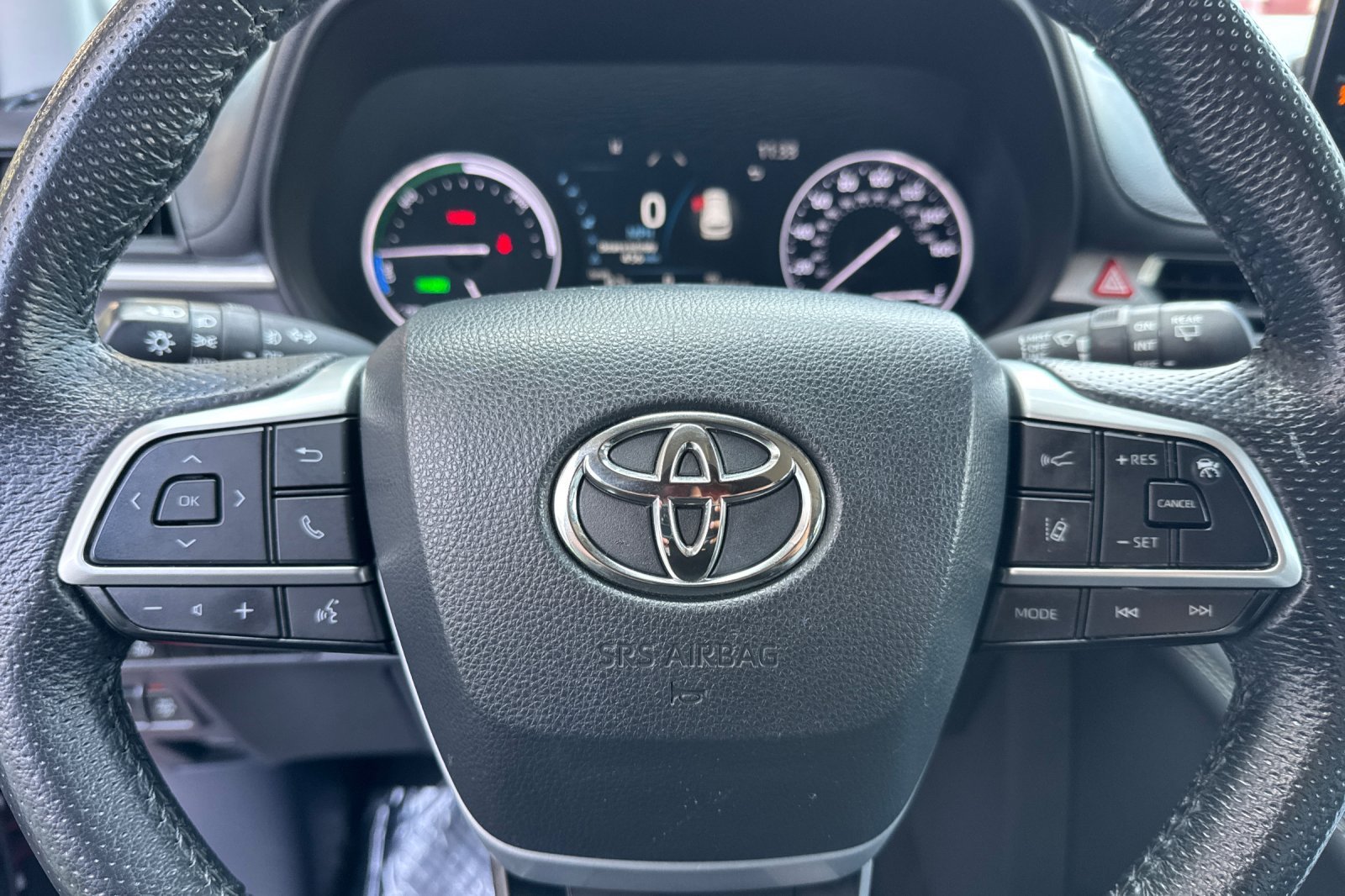 Used 2024 Red Toyota Limited image 29