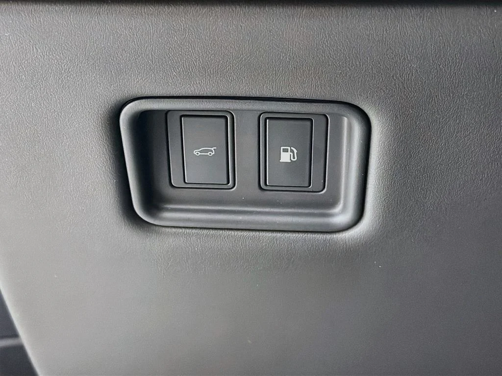 New 2026 Varesine Blue Land Rover Dynamic SE image 10