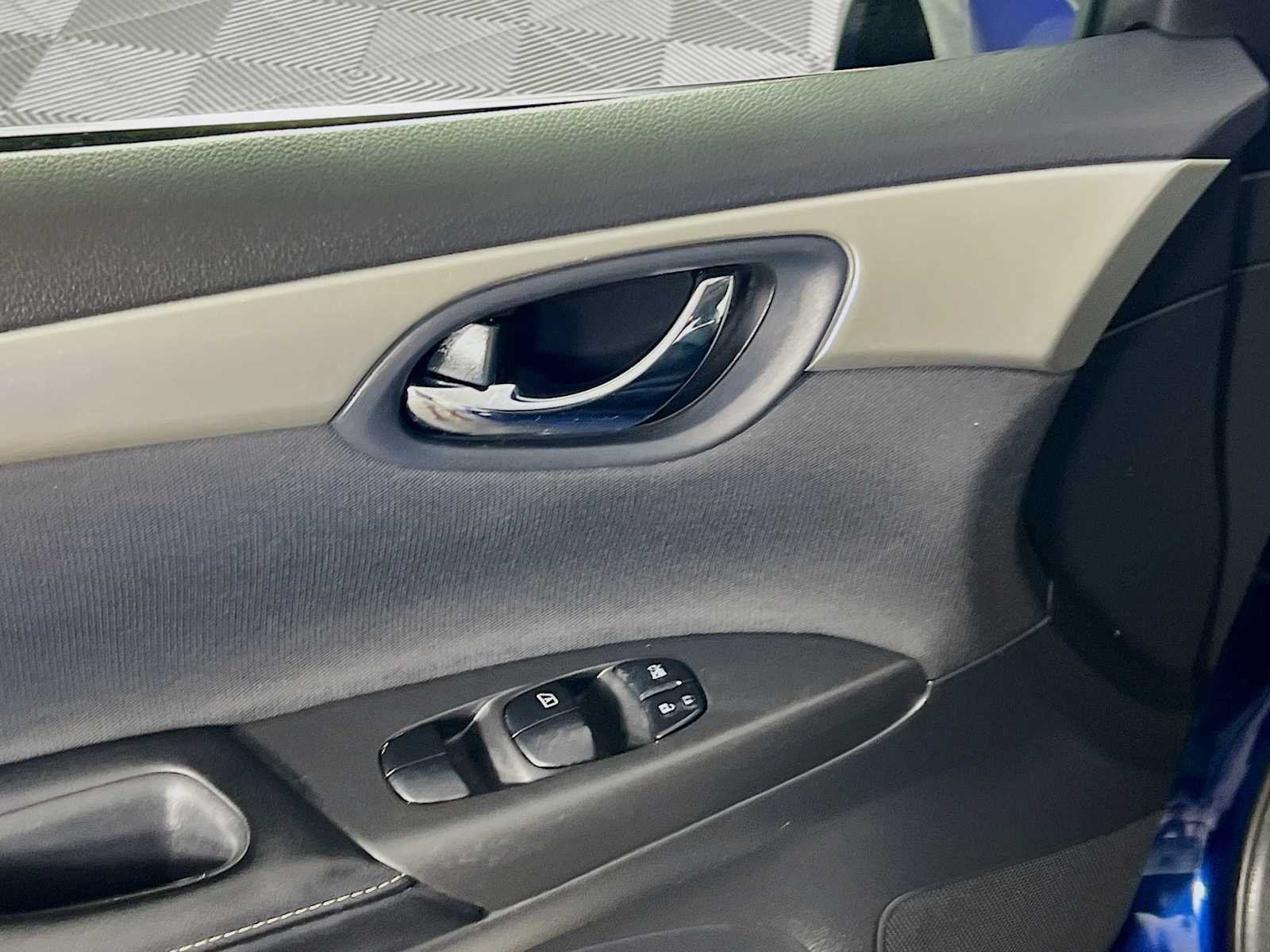 Used 2019 Deep Blue Pearl Nissan S image 18