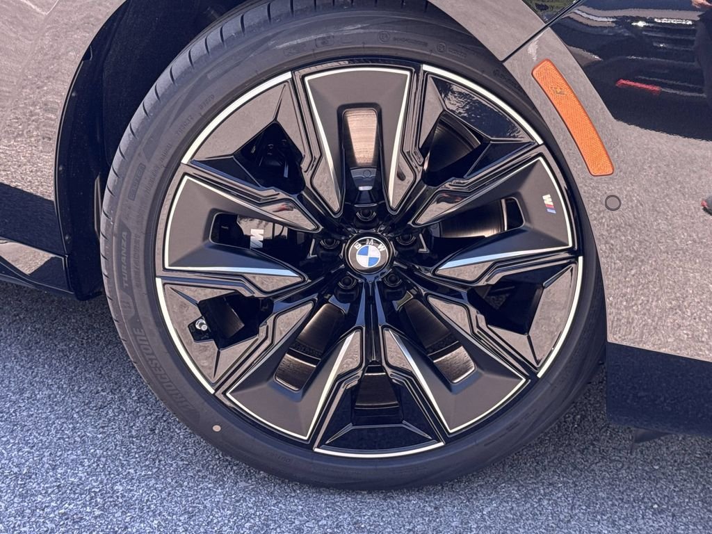 New 2026 Black Sapphire Metallic BMW 740i xDrive image 19