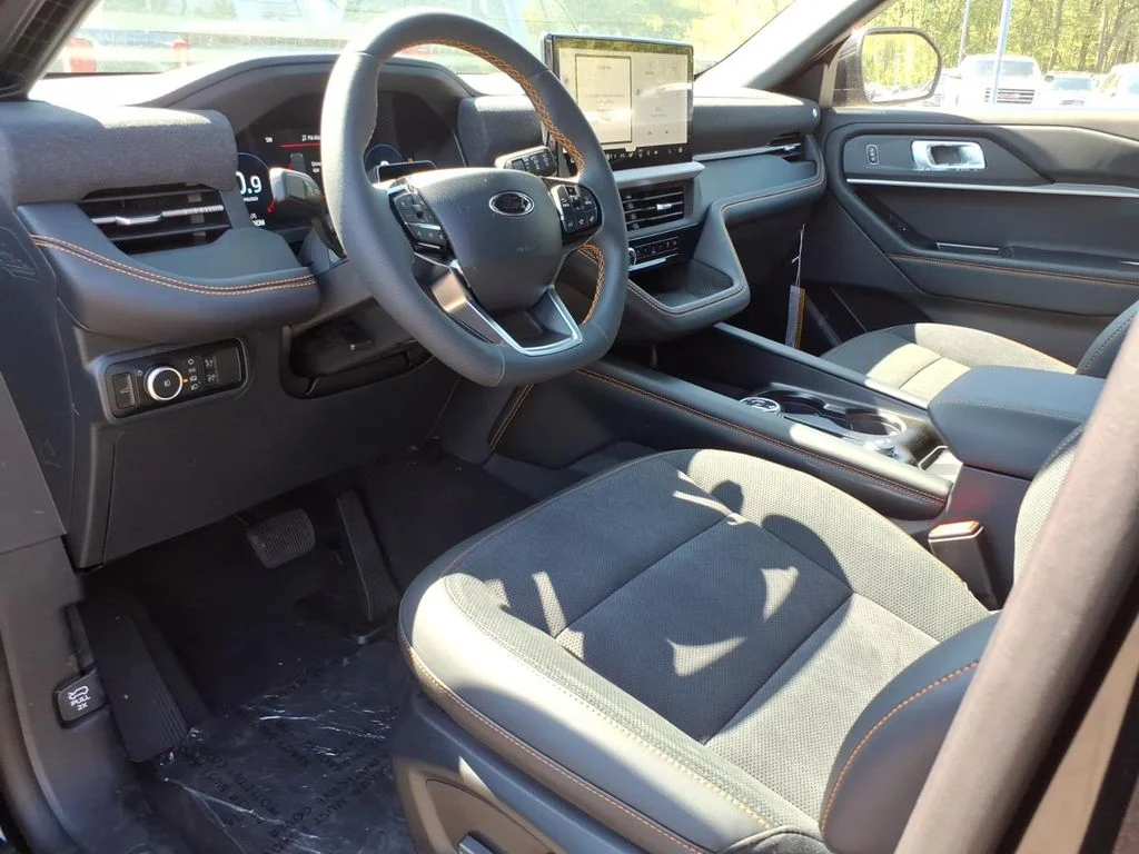 New 2026 Agate Black Metallic Ford Tremor® image 12