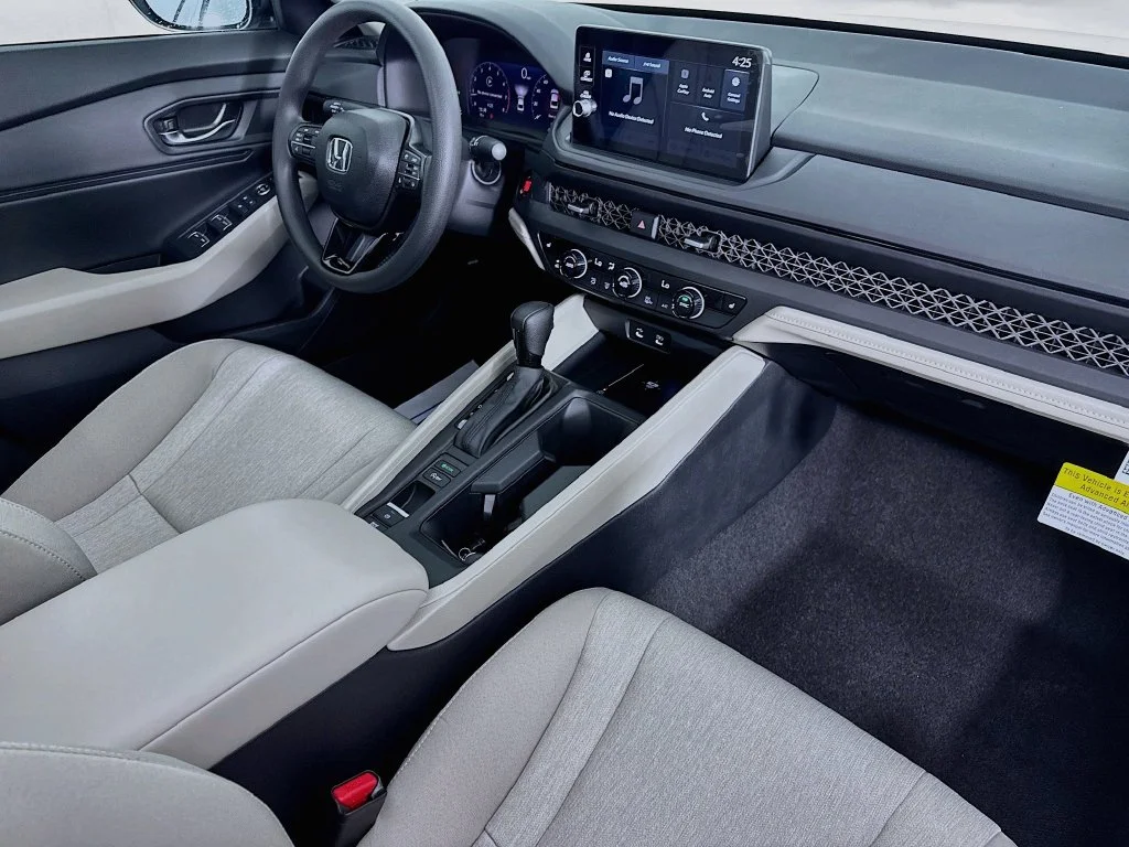 New 2026 Platinum White Pearl Honda SE image 38