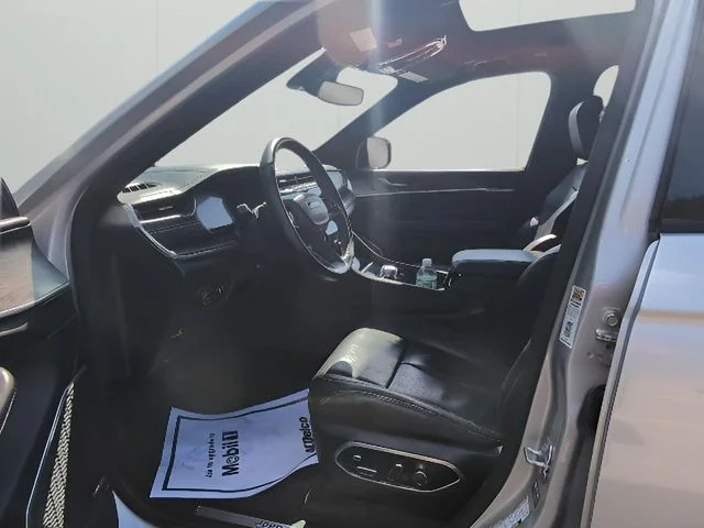 2022 Jeep Grand Cherokee Overland - Photo 12