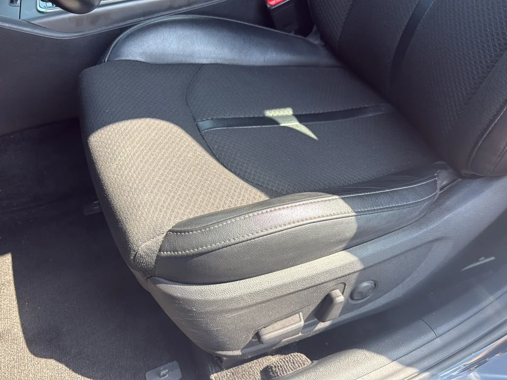 Used 2018 Black Kia S image 29