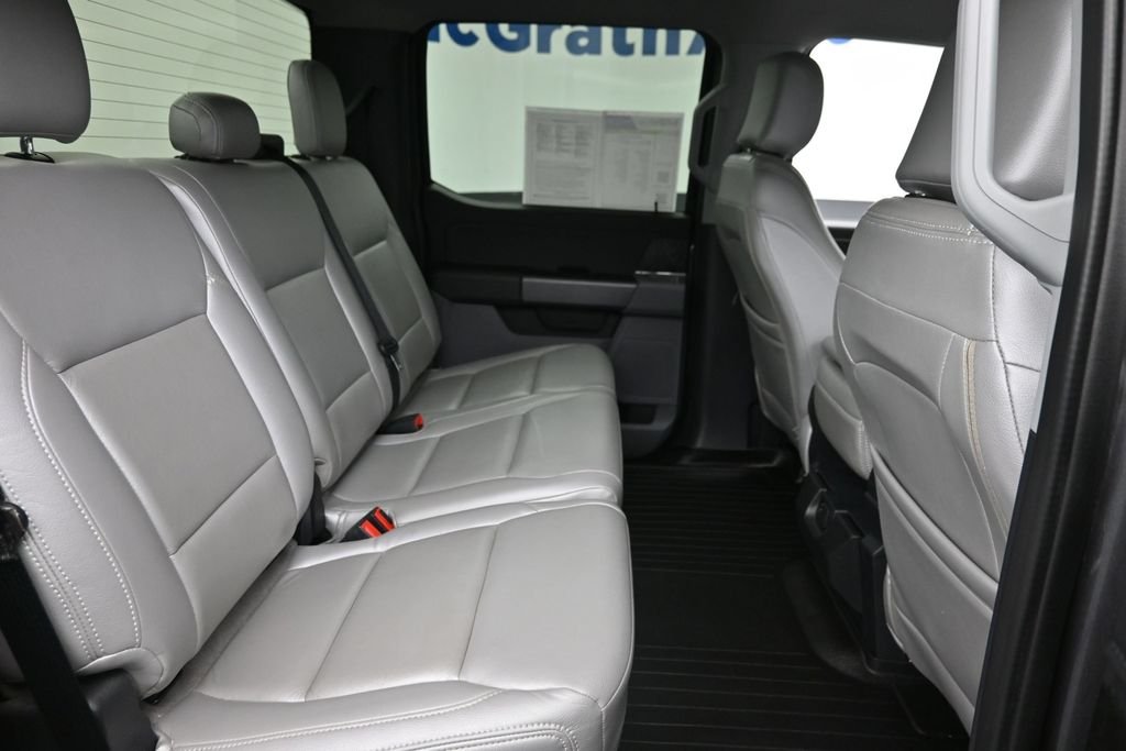 Used 2022 Gray Ford XLT image 10