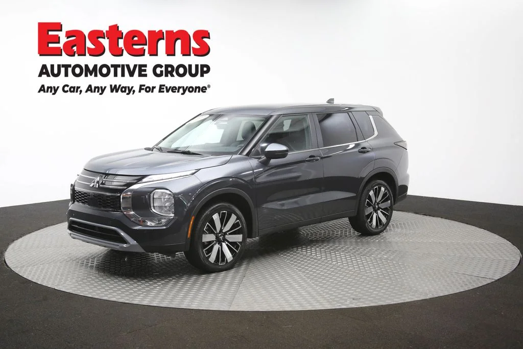 Used 2025 Gray Mitsubishi SE image 51