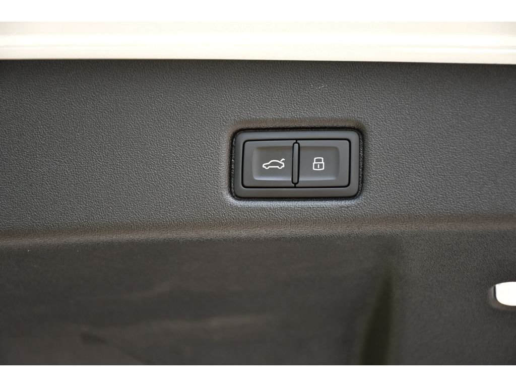 Used 2025 Arkona White Audi Premium image 24