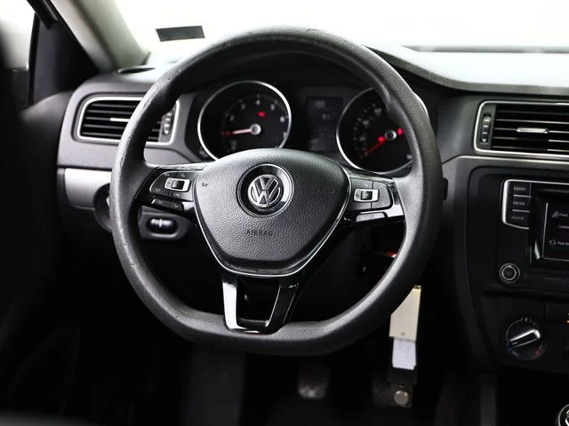 Used 2018 Pure White Volkswagen 1.4T S image 25