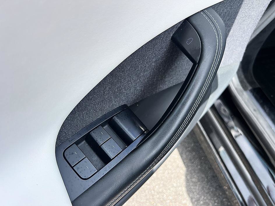 Used 2021 Solid Black Tesla Long Range image 21