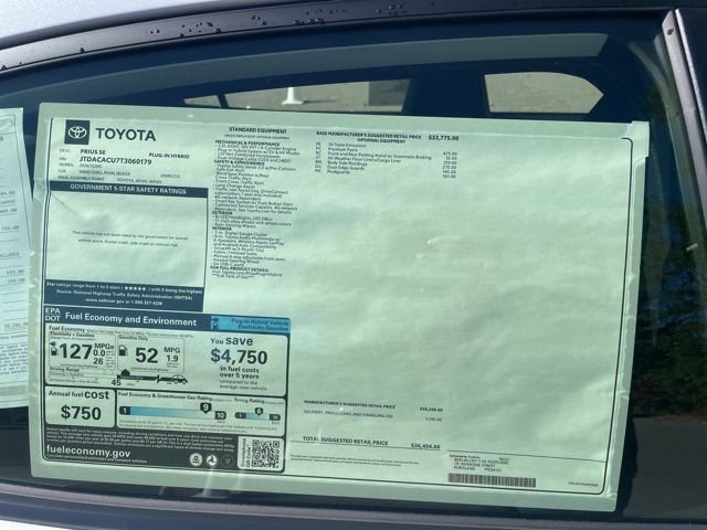 New 2026 Wind Chill Pearl <sup>1</sup> Toyota  SE image 9