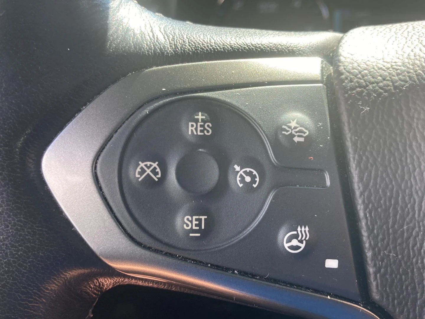 Used 2018 Summit White Chevrolet LT image 18