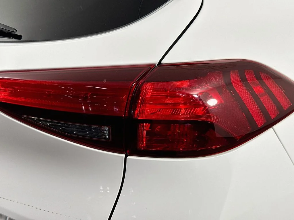 Used 2019 White Hyundai Value image 31