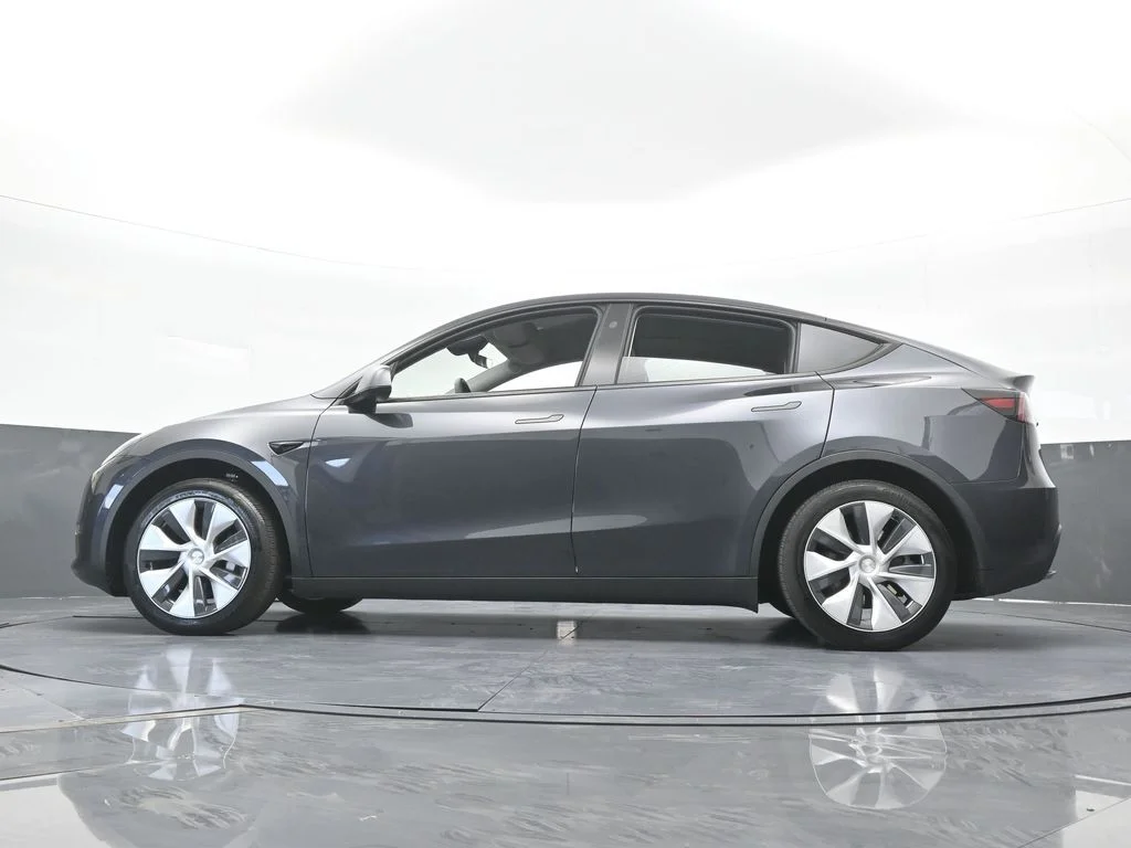 Used 2024 Gray Tesla Standard Range image 50