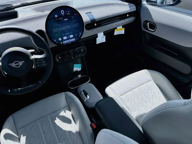 New 2026 Black MINI Signature Plus image 17