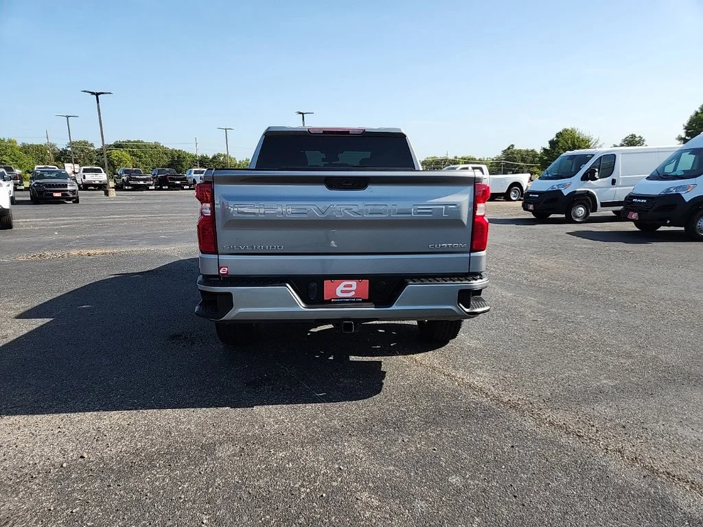 Used 2023 Gray Chevrolet Custom image 7