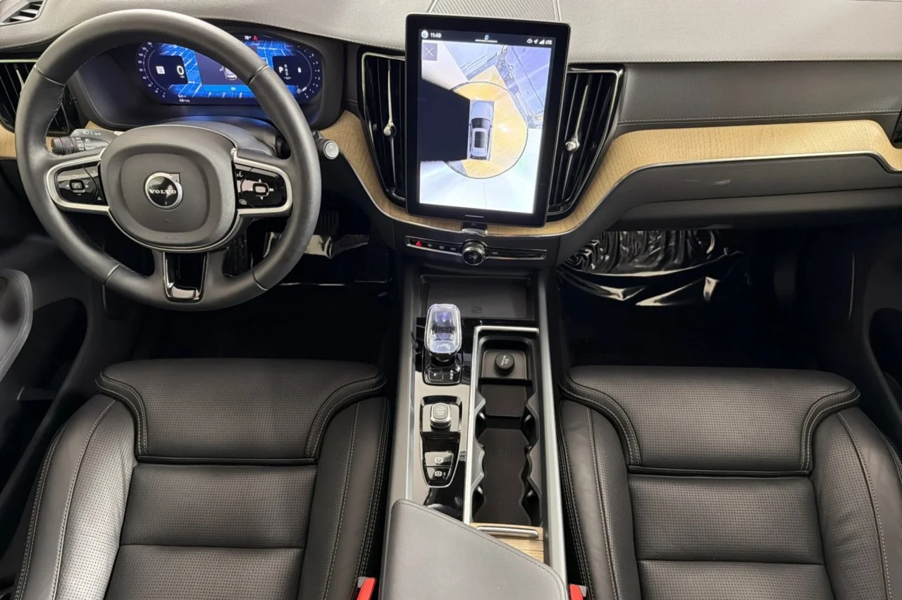 Used 2026 BLACK Volvo Ultra image 12
