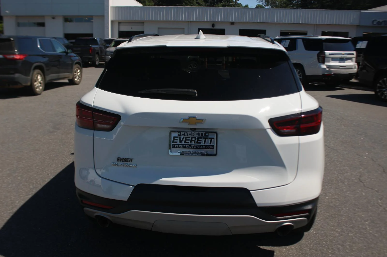Used 2024 Summit White Chevrolet 2LT image 7