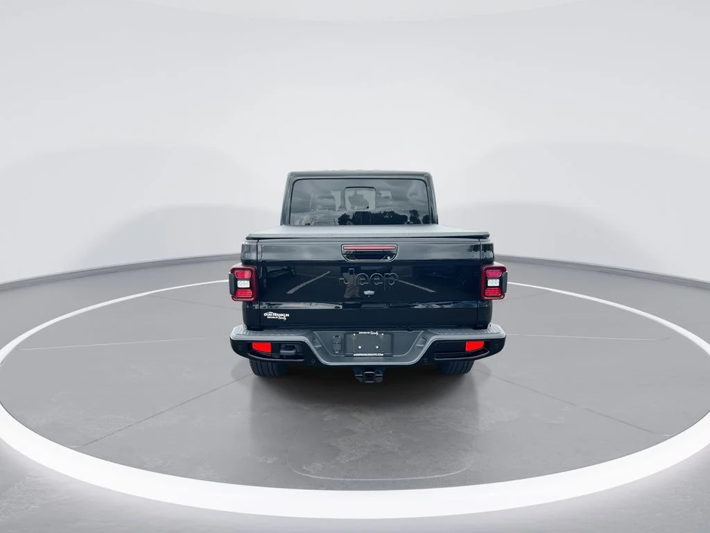 Used 2022 Black Jeep High Altitude image 7