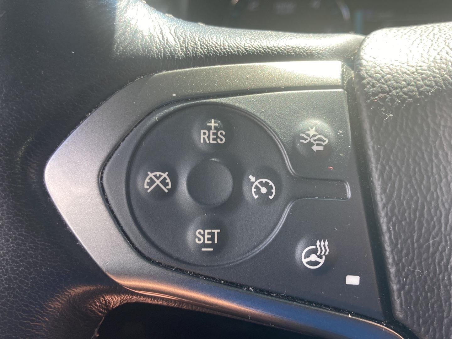 Used 2018 Summit White Chevrolet LT image 18