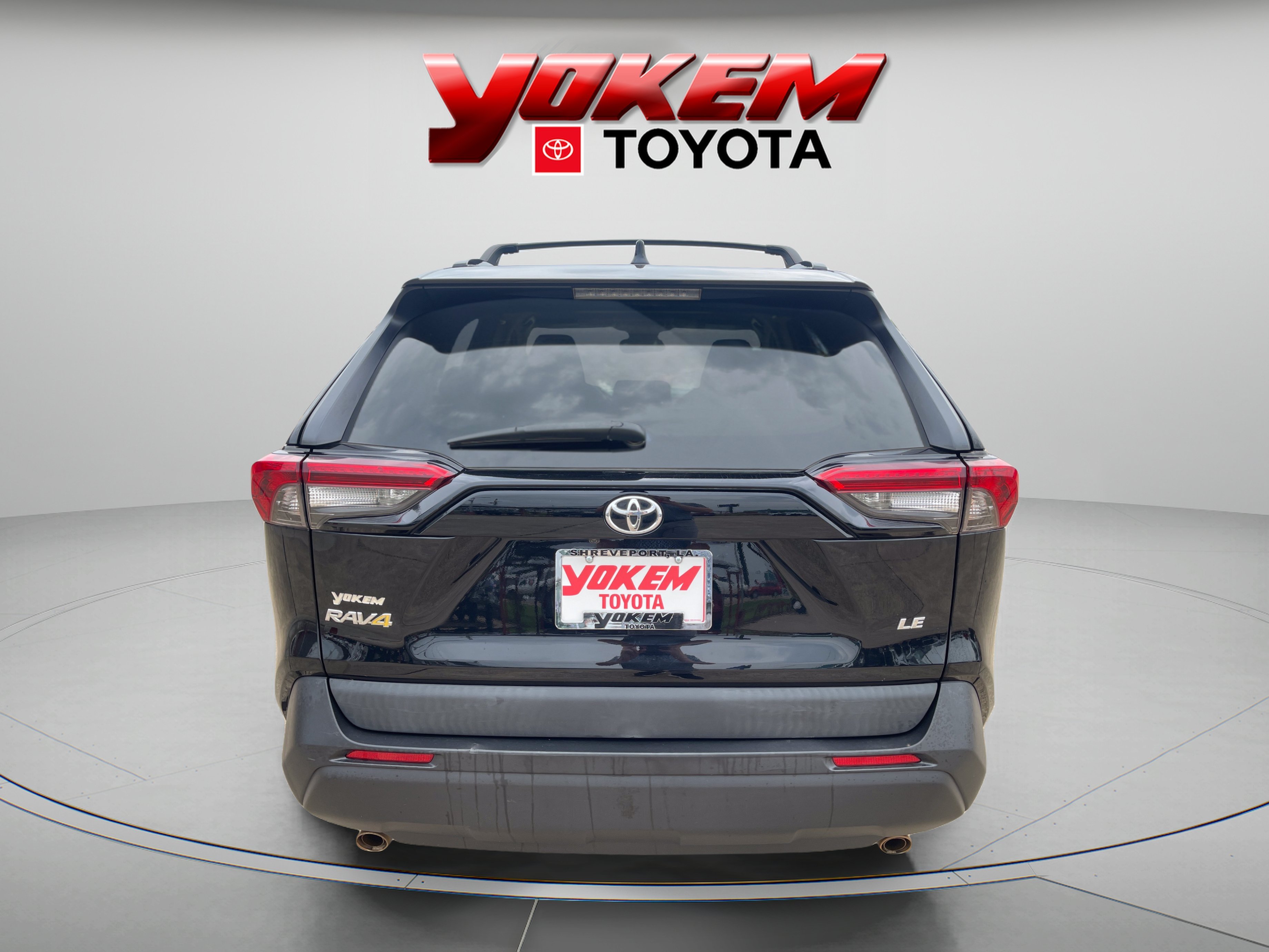 Used 2020 Midnight Black Metallic Toyota LE image 4
