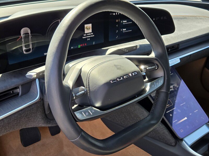 Used 2022  Lucid Grand Touring image 28