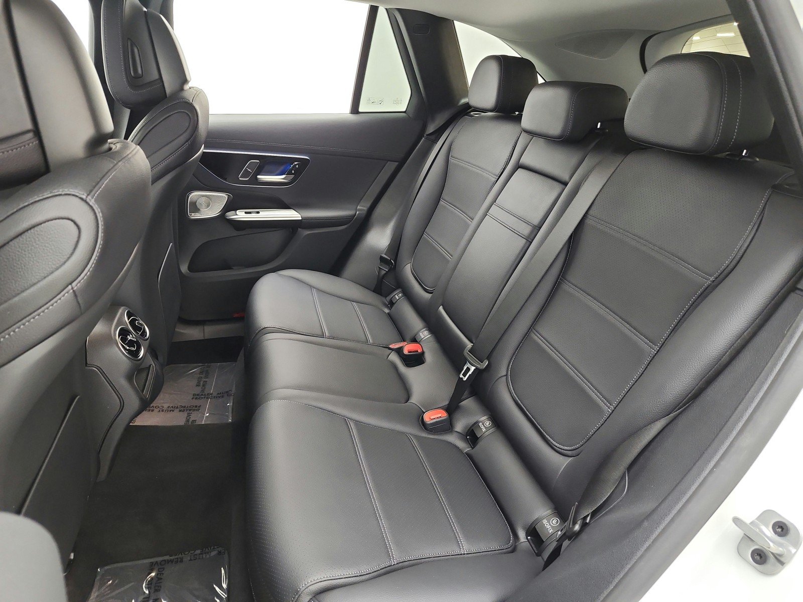 Certified Used 2023 Polar White Mercedes-Benz GLC 300 SUV image 13