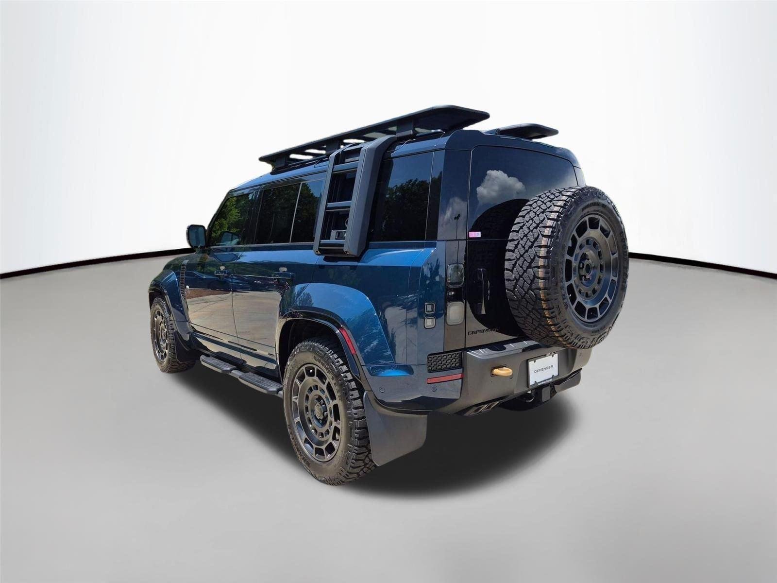 New 2026 Sargasso Blue Premium Metallic Land Rover OCTA image 7
