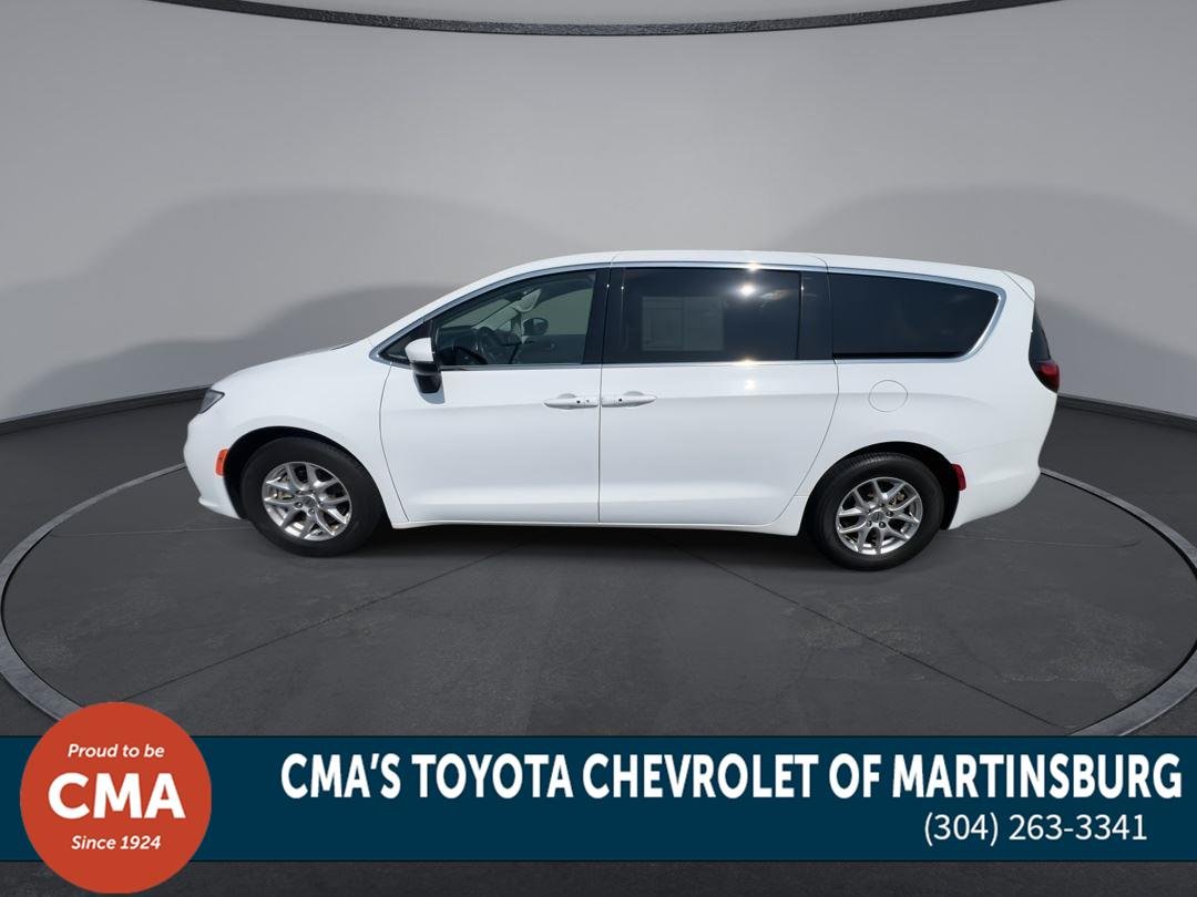 Used 2023 Bright White Clearcoat Chrysler Touring L image 5