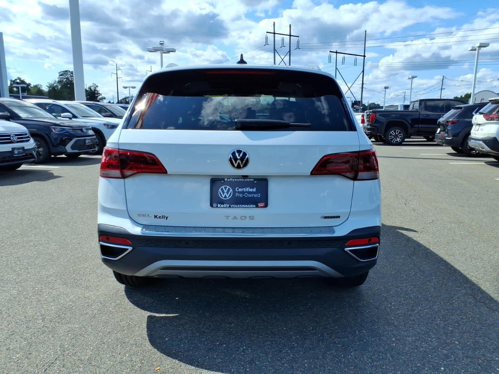 Certified Used 2024 Pure White Volkswagen SEL image 6