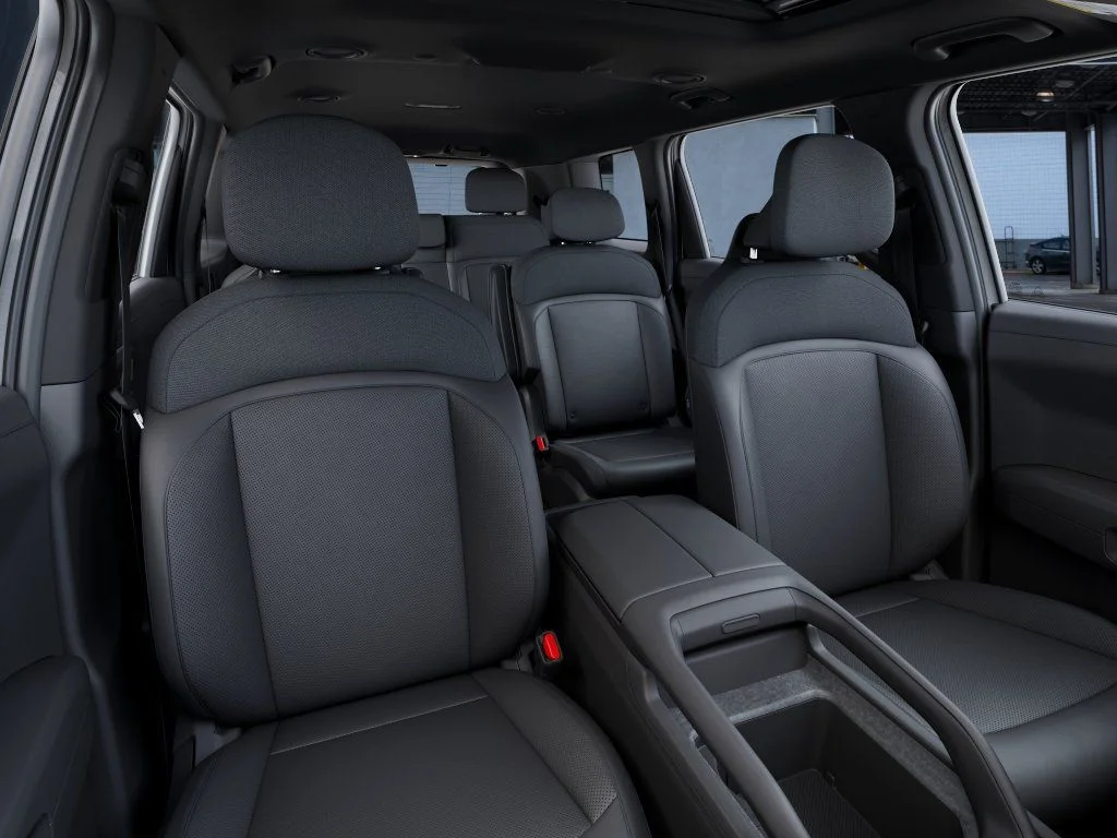 New 2027 Glacial White Pearl Kia S image 15