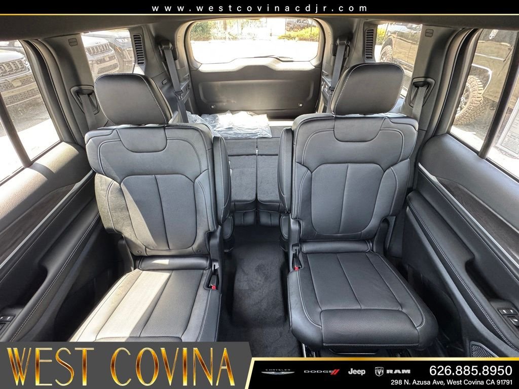 New 2026 Baltic Gray Metallic Clear-Coat Exterior Paint Jeep Limited Reserve image 30