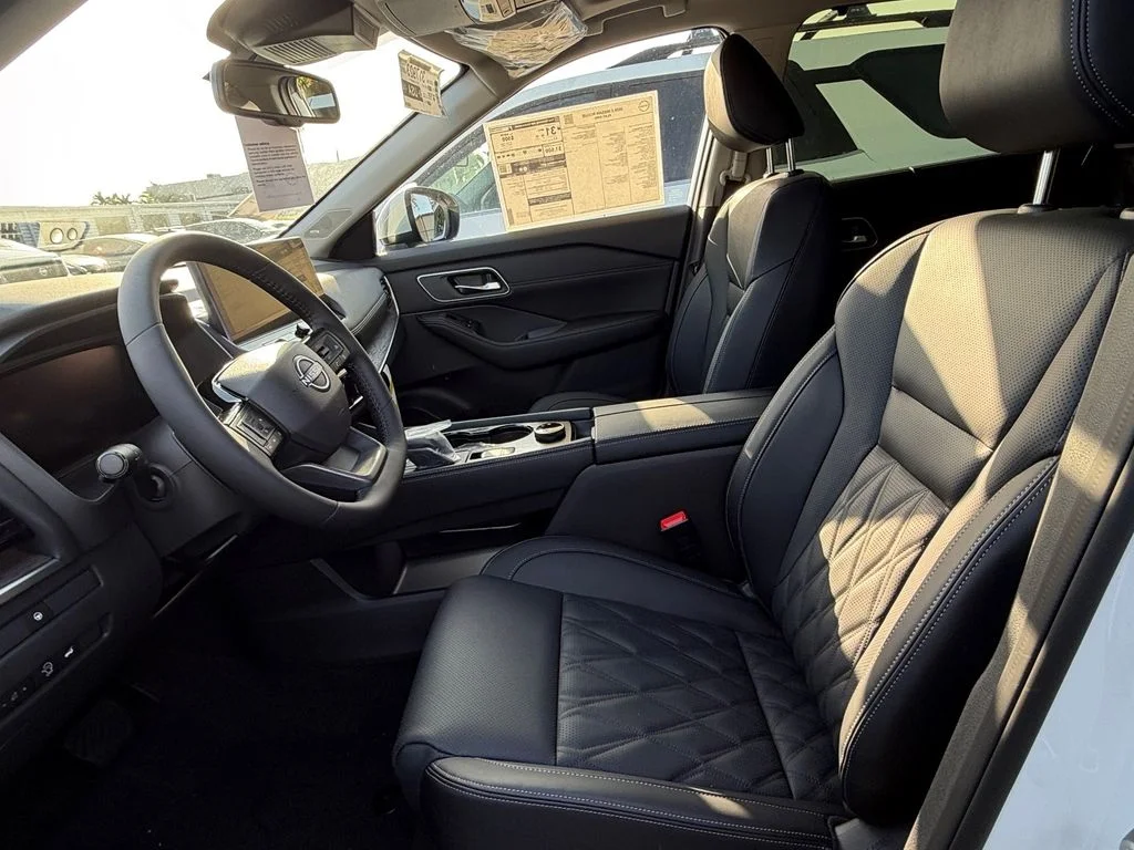 New 2026 White Nissan Platinum image 5