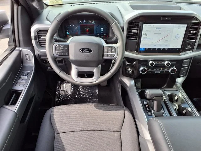 New 2026 Oxford White Ford XLT image 9