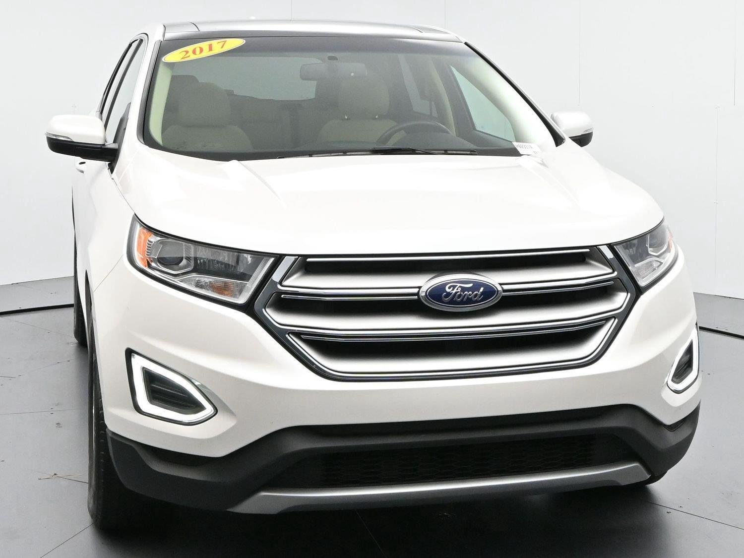 Used 2017 White Platinum Metallic Tri-Coat Ford SEL image 2