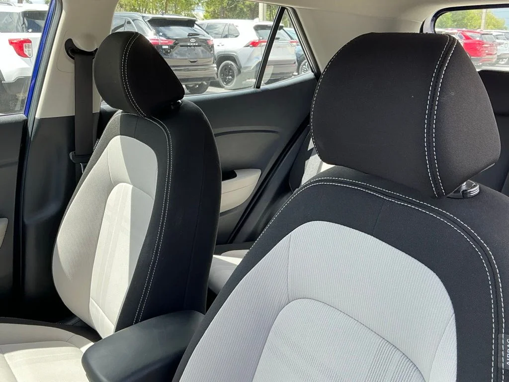 Used 2025 Blue Hyundai SEL image 25