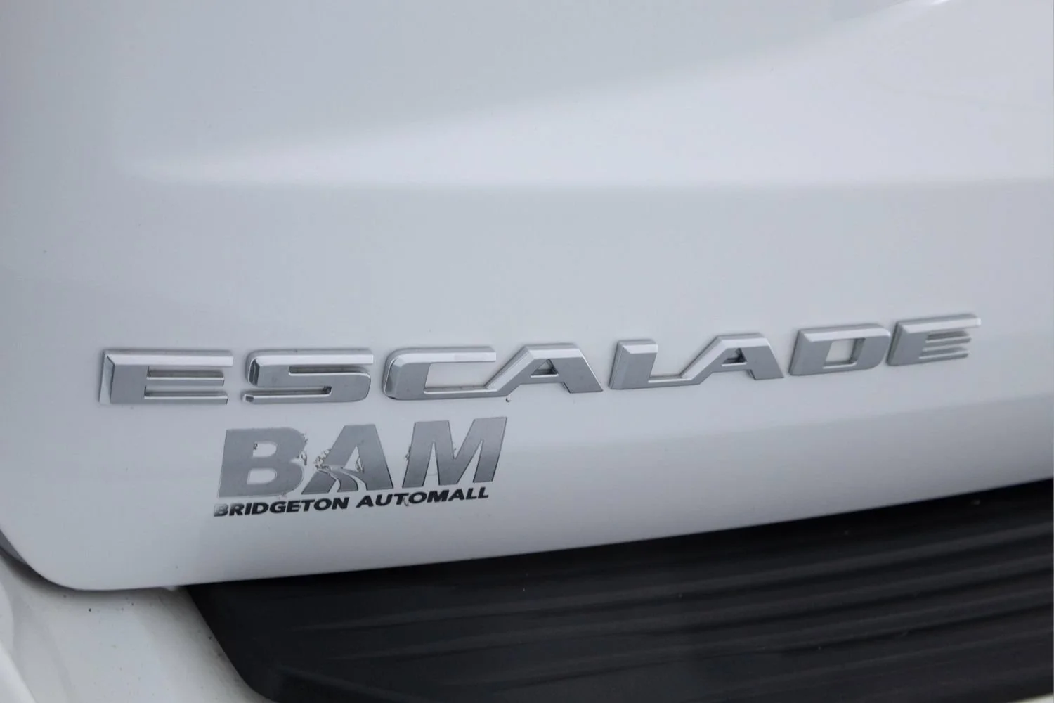 Used 2024 Crystal White Tricoat Cadillac Sport Platinum image 37