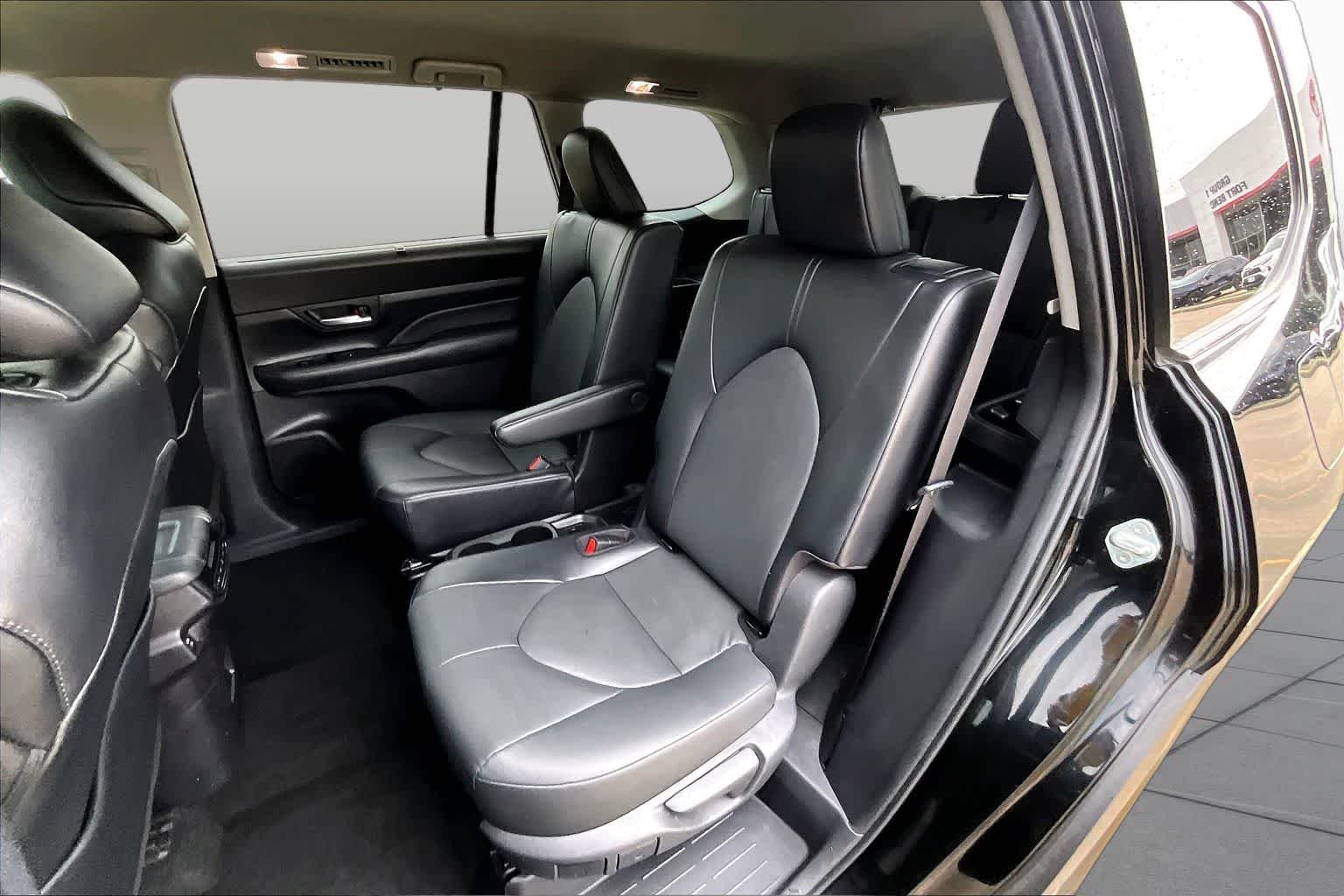 Used 2024 Midnight Black Metallic Toyota XLE image 19